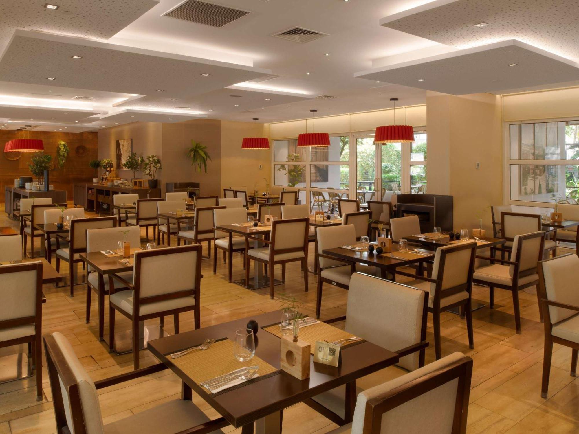 Novotel Vitacura Hotel 4*